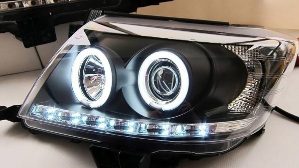 Black DRL LED Angel-Eyes Projector Headlights for 2011-2014 Toyota Hilux SR5 head lights