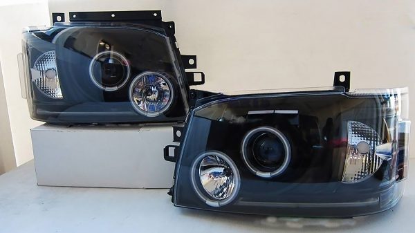 Black CCFL Angel Eyes Projector Headlights for 04-10 Toyota Hiace Van Head lights